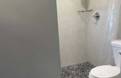 Grandview Apartment | Cozy Studio in Beautiful Glendale with Fruit Trees & Pool!