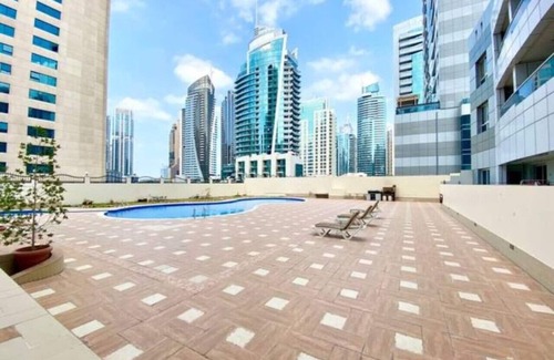 Bouvet Island Apartment | Cozy Studio in Marina Diamond 1 Tower