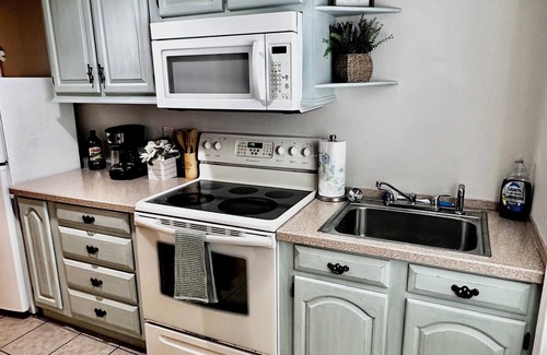 Johnson City Apartment | Cozy studio in peaceful Johnson City- Central to all