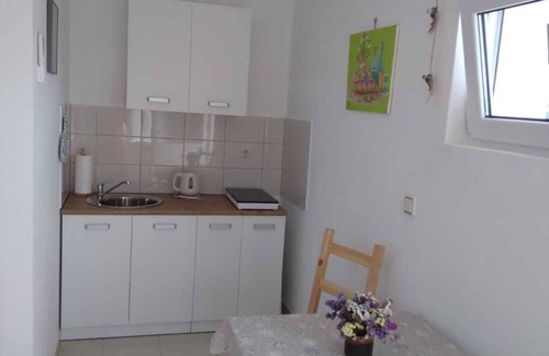 Molat Apartment | Cozy studio in peaceful Molat with WiFi, AC