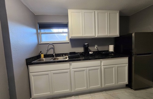 Bradenton Apartment | Cozy studio in pleasant Bradenton with WiFi, AC