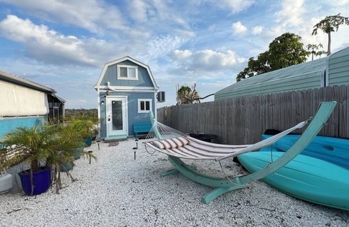 Ruskin Apartment | Cozy studio in serene Ruskin with AC and WiFi