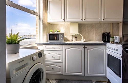 Royal Docks Apartment | Cozy Studio in the heart of London