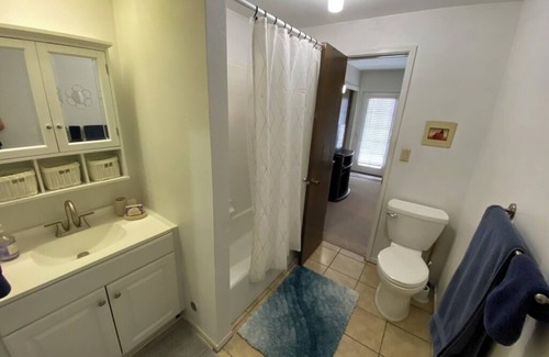 Upper Avenues Apartment | Cozy studio in upper avenues Salt Lake City with WiFi. Private entrance.