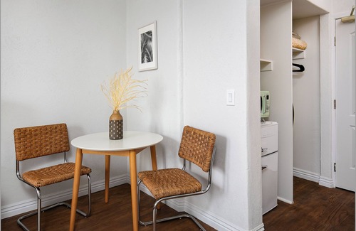 Rampart Village Apartment | Cozy Studio Near Downtown LA's Top Attractions!