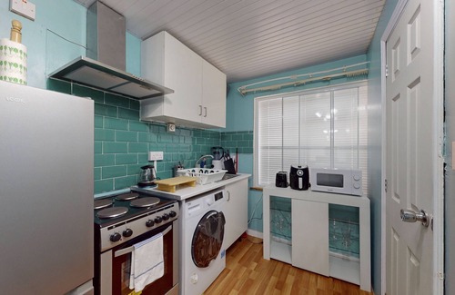 Royal Docks Apartment | Cozy Studio near London City Airport, ExCeL & DLR