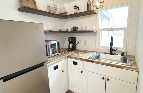 Lakewood Apartment | Cozy studio: Pet Friendly, in charming Lakewood, Colorado