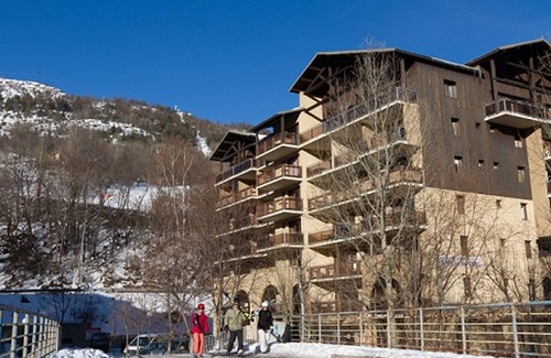 Briancon Apartment | Cozy Studio · Ski-In/Ski-Out Access · Free WiFi · Balcony · Serre-Chevalier