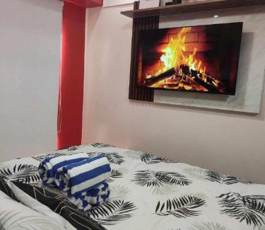 San Dionisio Apartment | Cozy Studio Unit near Manila Airport With Swimming Pool, Full Kitchen 7A