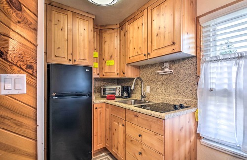 Brian Head Apartment | Cozy Studio w/Fireplace ~ 1 Mi to Ski Resort
