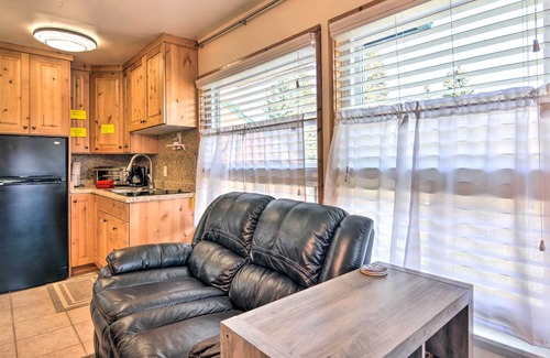 Brian Head Apartment | Cozy Studio w/Fireplace ~ 1 Mi to Ski Resort