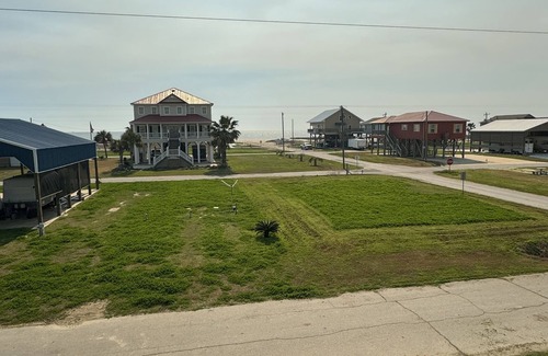 Holly Beach House | Cozy studio walking distance to the beach, Seas the Day Beach House
