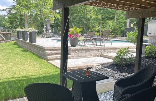 Bowling Green Apartment | Cozy Studio with access to pool, Lake and Dock.