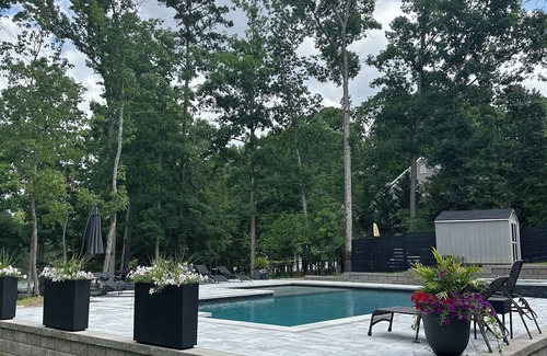 Bowling Green Apartment | Cozy Studio with access to pool, Lake and Dock.