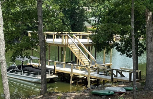 Bowling Green Apartment | Cozy Studio with access to pool, Lake and Dock.