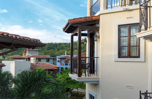 Las Catalinas Apartment | Cozy Studio with Balcony at Las Catalinas