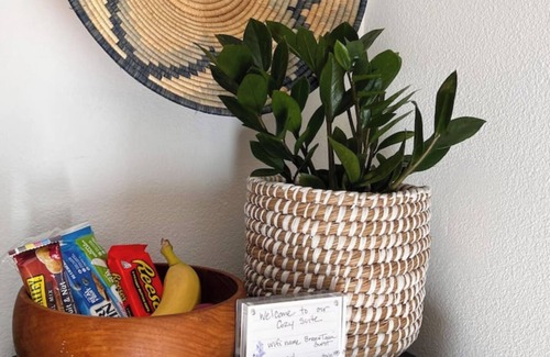 Foothill Ranch Apartment | Cozy studio with WiFi and AC in charming Lake Forest. nPrivate entry/parking.