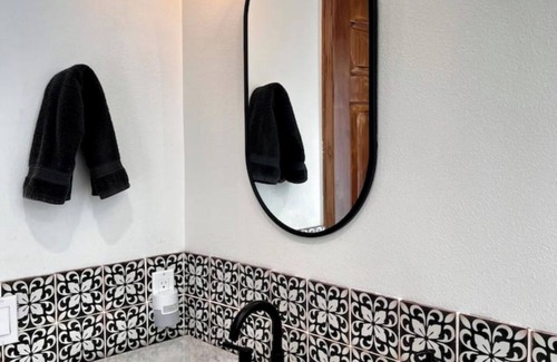 Foothill Ranch Apartment | Cozy studio with WiFi and AC in charming Lake Forest. nPrivate entry/parking.
