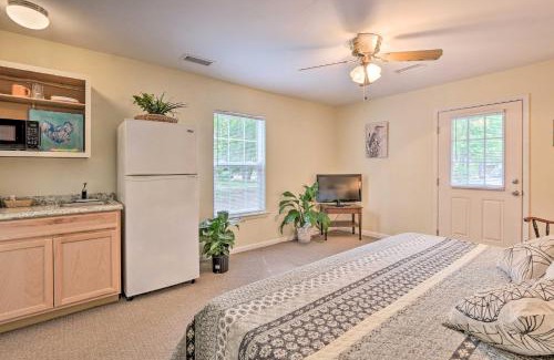Beaufort Apartment | Cozy Studio with Yard, 6 Miles to Dwtn Beaufort!