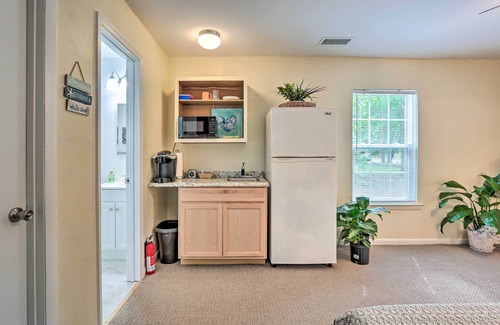 Beaufort Apartment | Cozy Studio with Yard, 6 Miles to Dwtn Beaufort!