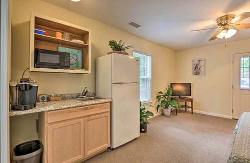 Beaufort Apartment | Cozy Studio with Yard, 6 Miles to Dwtn Beaufort!