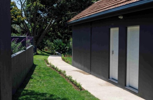 Kloof Apartment | Cozy & Stylish 1-Bedroom Studio Apartment