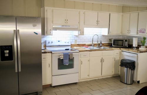 Tupelo Apartment | Cozy & Stylish N' Heart of Tupelo, 6 mins. from NMMC Hospital