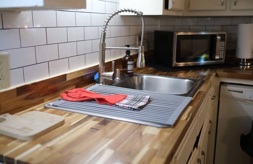 Tupelo Apartment | Cozy & Stylish N' Heart of Tupelo, 6 mins. from NMMC Hospital