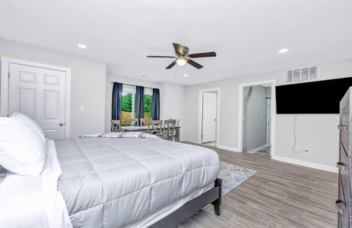 Mason House | Cozy*Stylish*updated Ranch home Near kings island