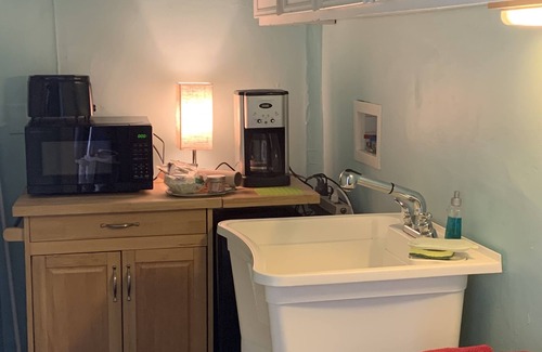 Willoughby Spit Apartment | Cozy Suite - Pet friendly, Beach Side by RedAwning