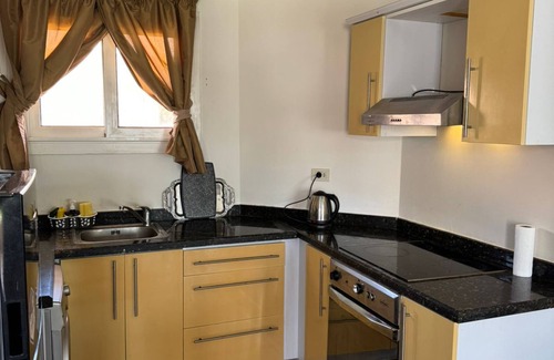 Sahl Hasheeh Apartment | Cozy Sunny Studio with Pool View
