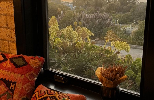 Baywood-Los Osos House | Cozy Surf Ranchita with Unique Character, Hot Tub & Sauna