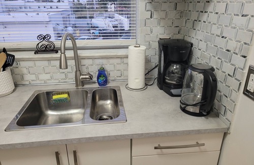Surfside Condo | Cozy Surfside One bedroom condo right next to the beach