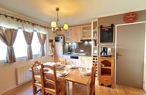 Pla d'Adet Apartment | Cozy T2 for 6 with WIFI and parking at Pla d'Adet