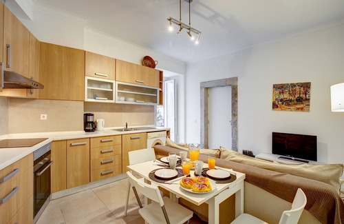 Merces Apartment | Cozy Tailor Made With a Refreshing Terrace