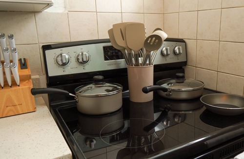 Ybor City House | Cozy Tampa Bay Guesthouse Bungalow 5 minutes from downtown!!