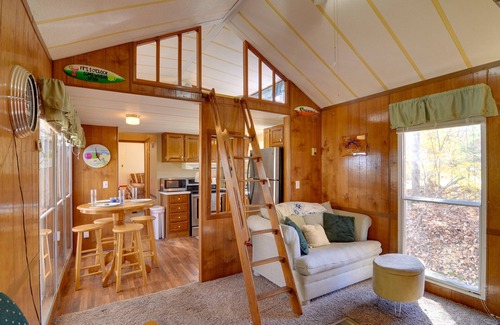 Byrdstown House | Cozy Tennessee Escape w/Porch, Grill & Fire Pit!