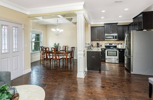 Normal House | Cozy three bedroom 7 minutes from MidCity/Orion Amphitheatre