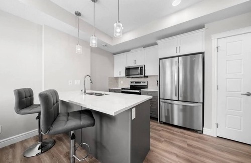 Southeast Calgary House | Cozy & Tiny 1 Bedroom suite with dedicated parking