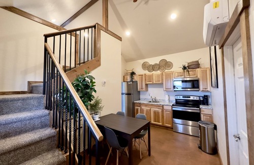 Hurricane Cabin | Cozy tiny home with views of Zion National Park. Pet Friendly!