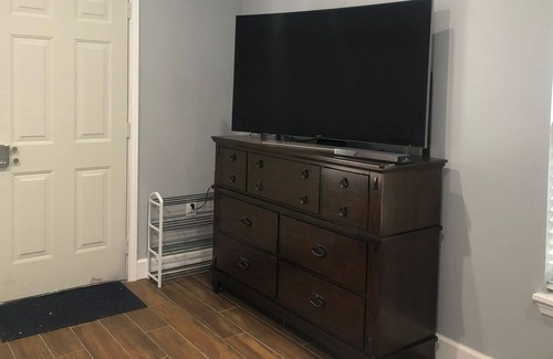 Northwest Los Angeles Heights Apartment | Cozy Tiny house - 8 mins from Downtown of San Antonio