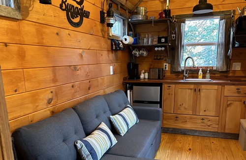Lake Wylie Cabin | Cozy Tiny House - Lake Front Getaway.