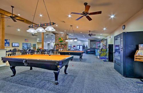 Branson Apartment | Cozy Top Floor 2BR Condo with View and Amenities!