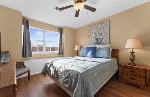 Branson Apartment | Cozy Top Floor 2BR Condo with View and Amenities!