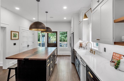 Lake Junaluska House | COZY-TOTALLY RENOVATED RETREAT - OVERLOOKING LAKE JUNALUSKA! LET HOPE ABOUND!