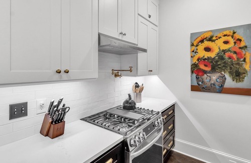 Lake Junaluska House | COZY-TOTALLY RENOVATED RETREAT - OVERLOOKING LAKE JUNALUSKA! LET HOPE ABOUND!