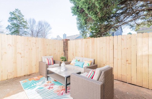 Mint Hill House | Cozy Townhome - 10 Minutes From Downtown Charlotte