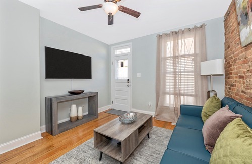 Frederick House | Cozy townhome in Downtown Frederick!