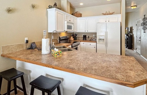 Donnelly Cabin | Cozy townhome near Tamarack