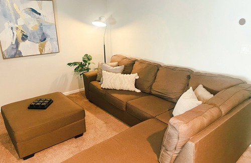 Goldsboro House | Cozy Townhome w/3 BR,Quiet & Family Friendly